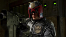 Dredd 电影由编剧 Alex Garland 执导，主演 Karl Urban 表示